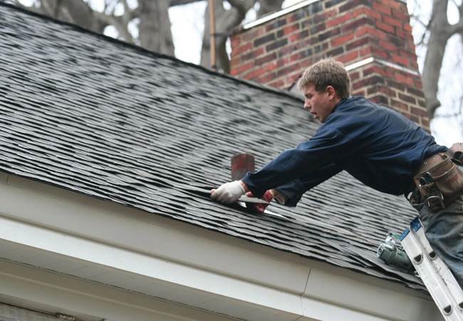 Role of roofing contractor